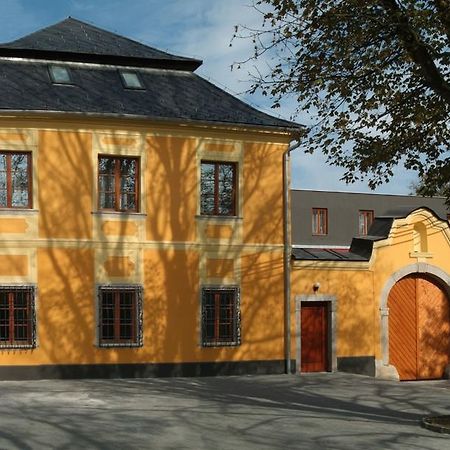 Hotel Fara Rancirov Jihlava Exterior foto